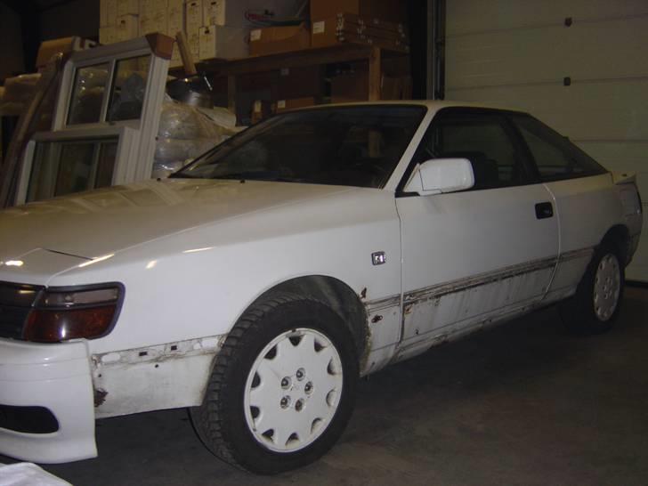 Celica ST165 under genopbygning - Skørter, og sidepaneler er afmonteret billede 101