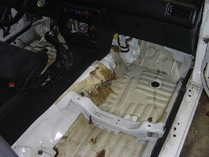 Celica ST165 under genopbygning - Bunden fejler heldigvis intet billede 108