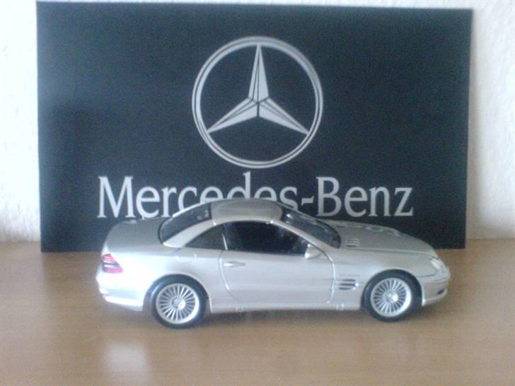 Mine Mercedes-Benz modelbiler - Mercedes-Benz SL55 AMG, 1:18 Maisto billede 5