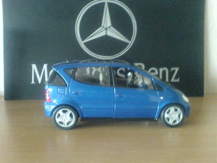 Mine Mercedes-Benz modelbiler - Mercedes-Benz A-klasse lang model, 1:18 Maisto billede 7