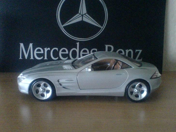 Mine Mercedes-Benz modelbiler - Mercedes-Benz Vision SLR, 1:18 Maisto billede 19