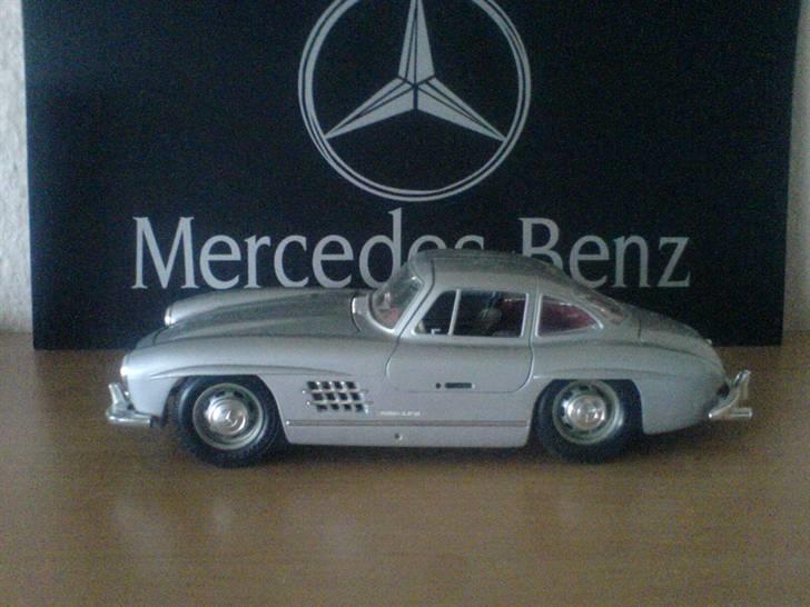 Mine Mercedes-Benz modelbiler - Mercedes-Benz 300 SL, 1:18 Bburago billede 21