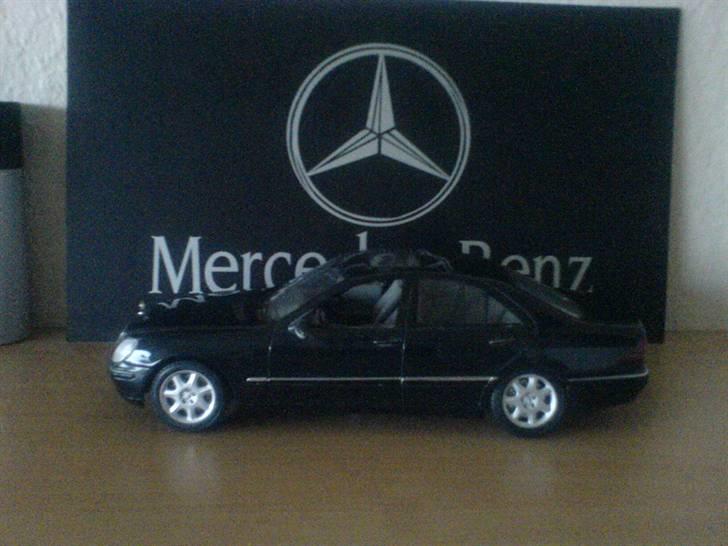Mine Mercedes-Benz modelbiler - Mercedes-Benz S500, 1:18 Maisto billede 22