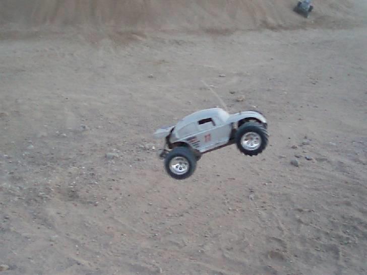 FG Monster Beetle - Kører sammen med 3 kammerater i en af de nærliggende grusgrave :P billede 16