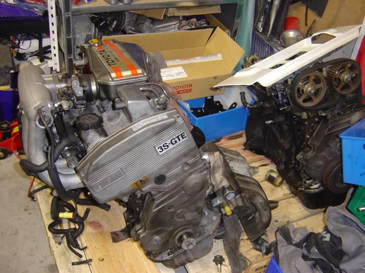 Celica ST165 under genopbygning - Da den originale motor bruger en del olie, skal motoren her, i istedet. billede 111