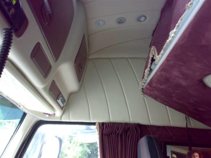 Min vogn ved H C Svendsen.  - Volvo'en indvendig.. Fin plysset billede 6