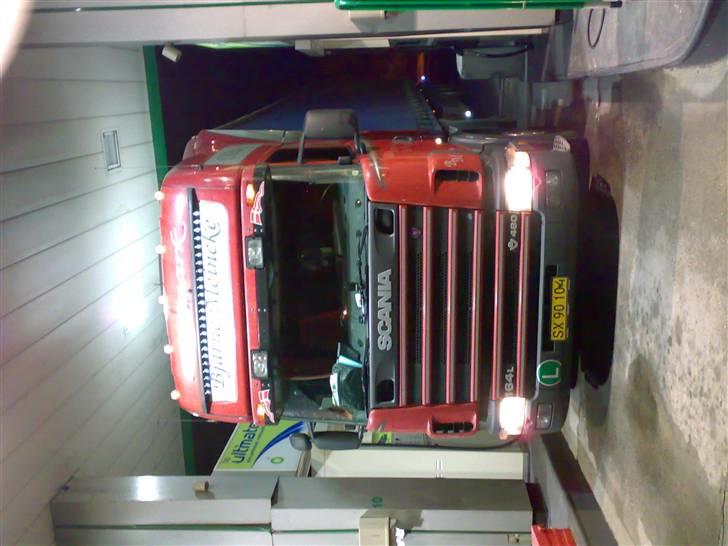 Min vogn ved H C Svendsen.  - Ja så var vi lige i Sittesen og få vasket vognen.. billede 12