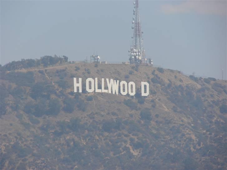 Lidt billeder fra en bilautists USA rejser! - Hollywoodland........ Ja det var altså det, der startede med at stå på skiltet. Lige indtil 1923, hvor et jordskred tog de sidste 4 bogstaver med sig i svinget ;-)
 billede 118