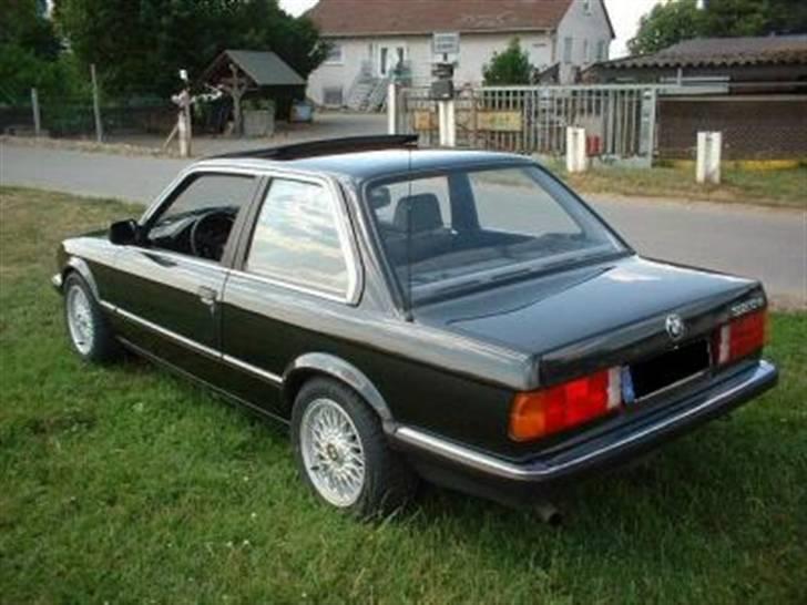 Farvekoder for BMW E30, modelår: 1986 - 086 schwarz billede 4