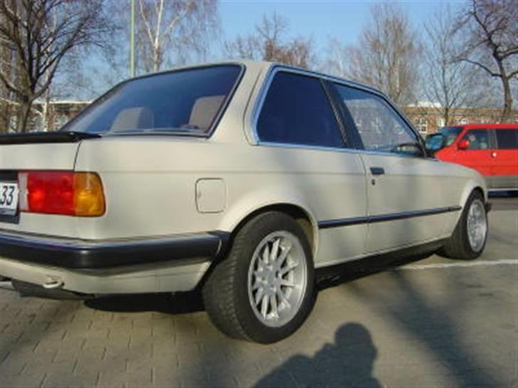 Farvekoder for BMW E30, modelår: 1986 - 128 gazellenbeige billede 5