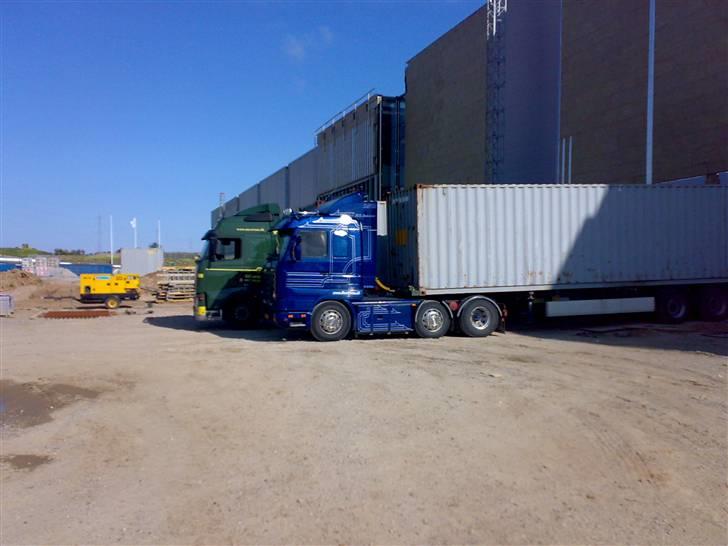 Min vogn ved H C Svendsen.  - Så kom der jo os lige en kollega. billede 27