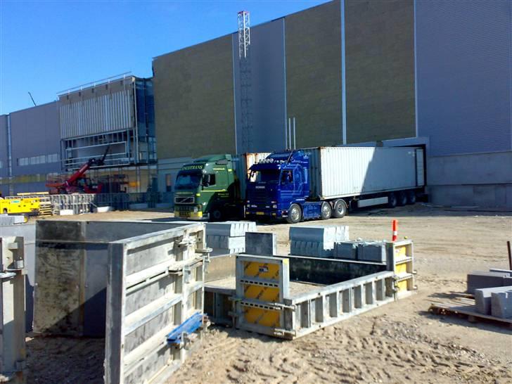 Min vogn ved H C Svendsen.  - Nede på en byggeplads i Fredericia en MEGET træls sted og komme.. Englændere over alt og de fatter ikk en skid.. billede 28