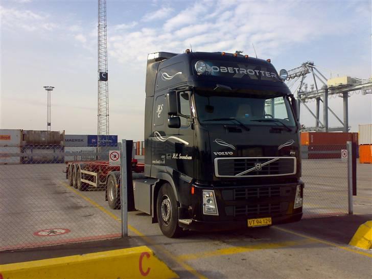 Min vogn ved H C Svendsen.  - Ja så vi lige en tur i Århus i Volvo'en imens Scania'en fik sat sideskab på. billede 35