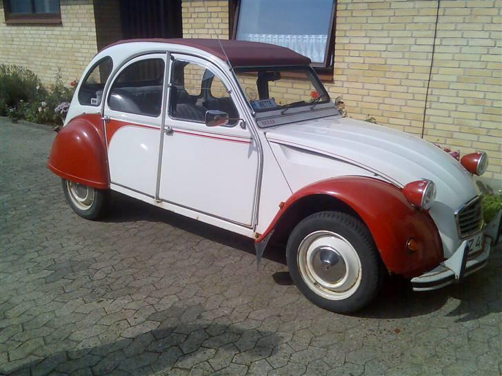 Citroën 2CV - Dolly. Renoveres. - Højre og venstre skærm skal skiftes + bundplade i højre side. billede 2