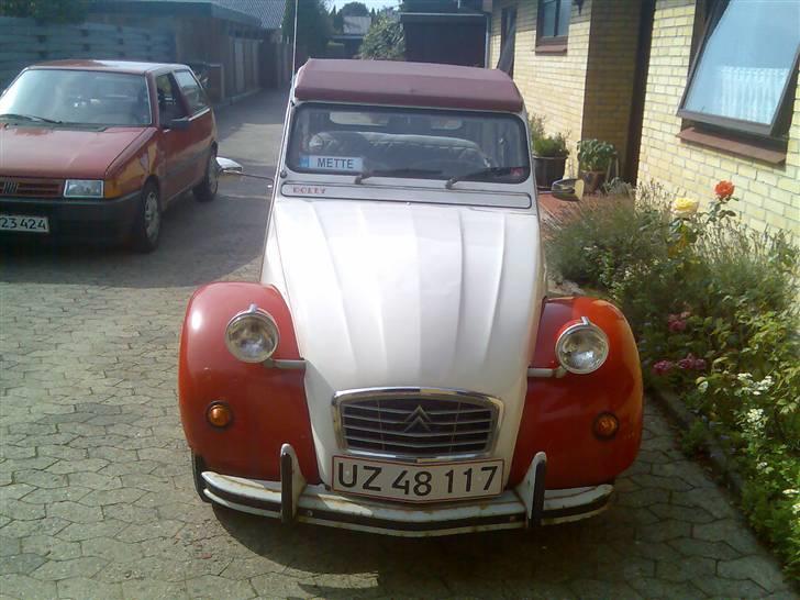 Citroën 2CV - Dolly. Renoveres. - Punkteret på venstre for og baghjul. billede 3