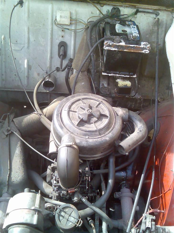 Citroën 2CV - Dolly. Renoveres. - Maskinen, 
Batteriet fejler ik noget.. men det "sveder" lidt, billede 6