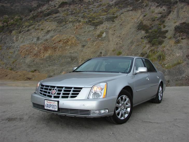 Lidt billeder fra en bilautists USA rejser! - "Min" Cadillac DTS står og hviler på Highway 1........ Vi nåede at køre 3.514 miles = 5.622 km. i de 3 uger vi var derovre i år! (Jeg kører samlet ca. 10-12.000 km. i mine biler herhjemme pr. år, så det var jo lidt vildsomt) 
DTSén var en ret fed bil, men kvaliteten er altså ikke helt i orden i forhold til de europæiske konkurrenter..... Meen hva faen - i USA koster den også kun ca. 250.000 kr....
 billede 136