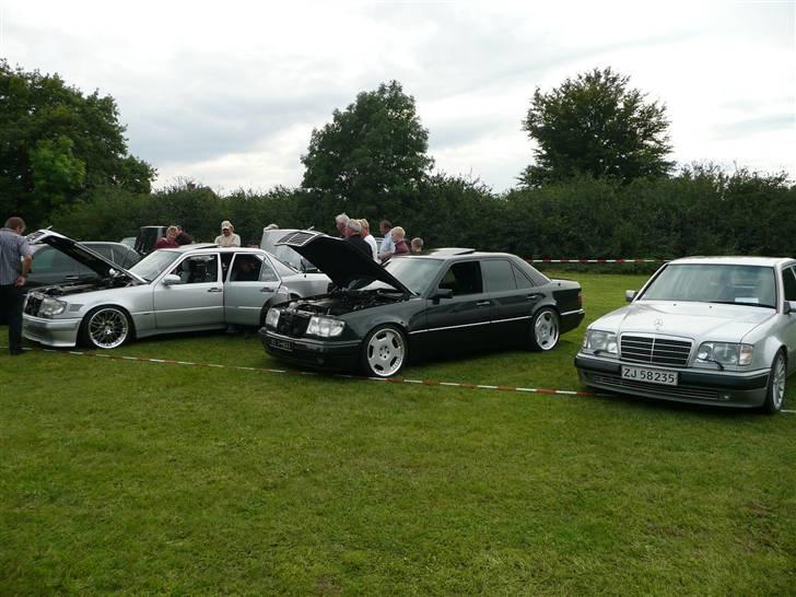 W124 Special tunet V8 modeller - BRABUS - CARLSSON - AMG - Her ses fra venste længst væk - BRABUS E65 - E60 AMG - C60 CARLSSON billede 1