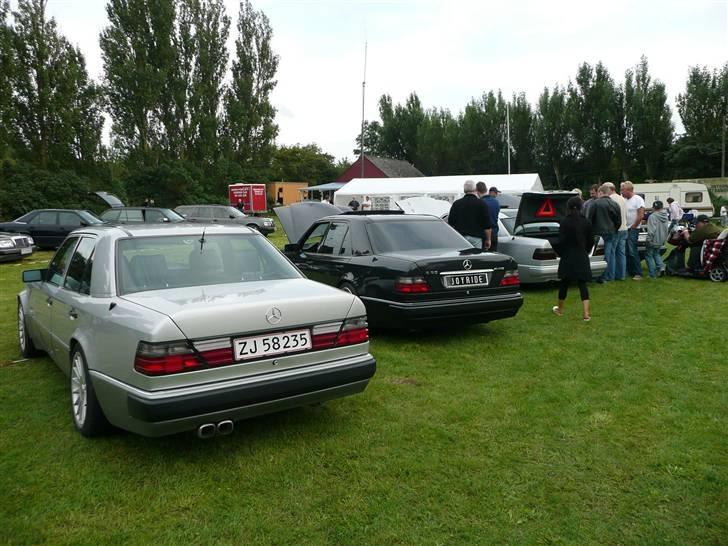 W124 Special tunet V8 modeller - BRABUS - CARLSSON - AMG - Her ses fra venstre tættest på - C60 CARLSSON - E60 AMG - BRABUS E65 billede 2