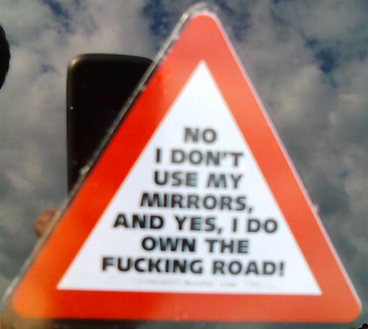 Nissan Almera Tino 2,2 Dci Visia - Skiltet i bagruden, så er man advaret! billede 8