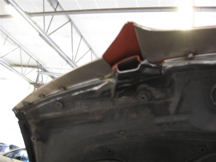 Audi a4 b5 for den store tur af X3M-Styling - Hjælm forlængringen indenfra med dobbelt plader hele vejen over så det ser ordentligt ud mangler bare det lille stykke hvor den gamle gril ramme sad billede 41