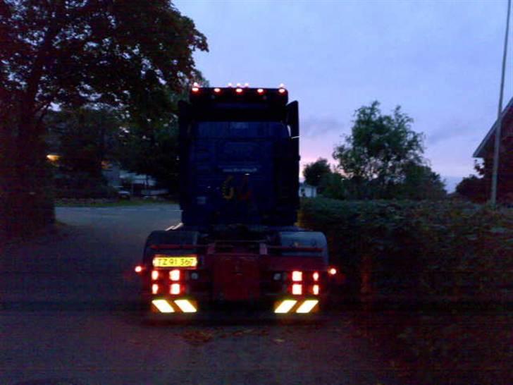 Min vogn ved H C Svendsen.  - Ja der blev os lige et billed af den bagfra.. Så når i ser den kan i godt vinke farvel :D billede 36