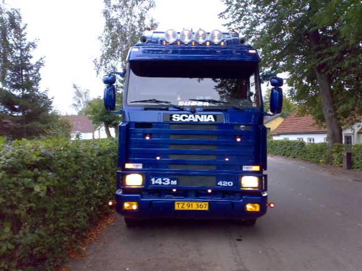 Min vogn ved H C Svendsen.  - Ny vasket og med alt lys når det virker.. os med de nye gule pære billede 38