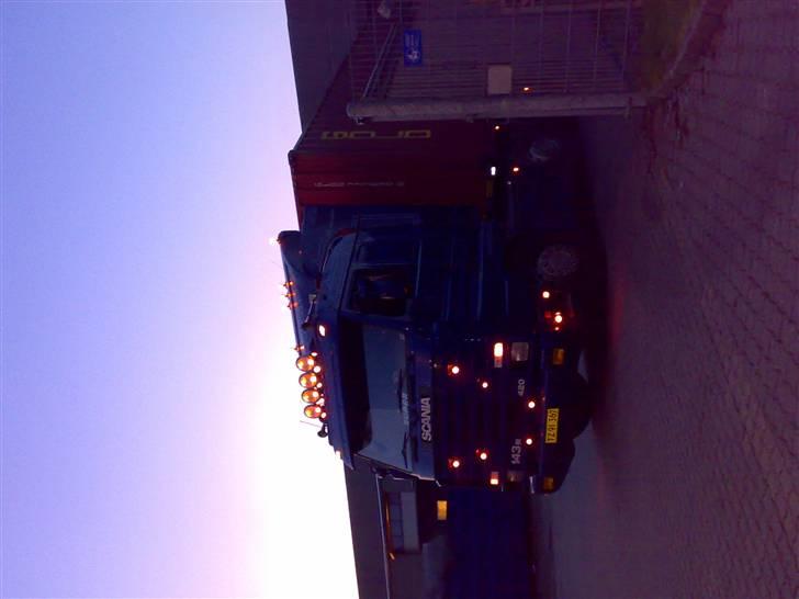 Min vogn ved H C Svendsen.  - Nede ved India Tubes og læsse en morgen billede 41