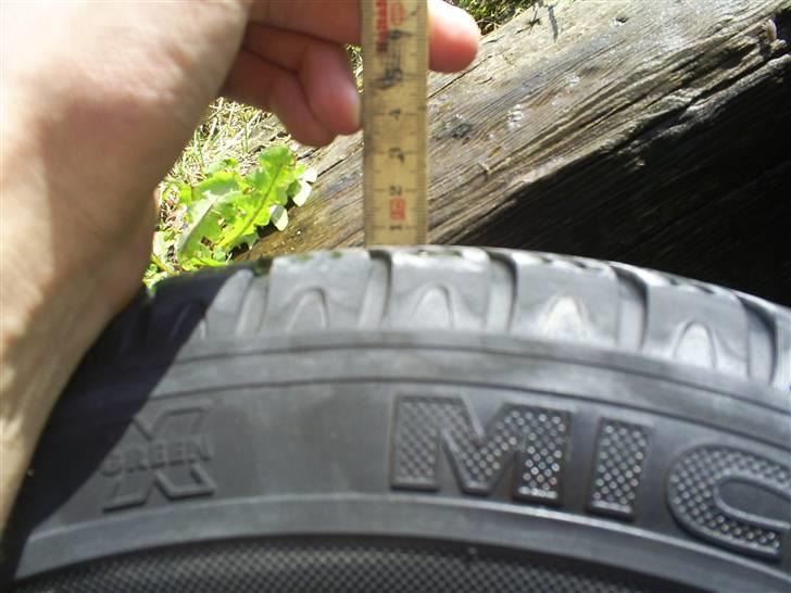 Renovering af alufælge - 5-6 mm på begge dæk billede 9