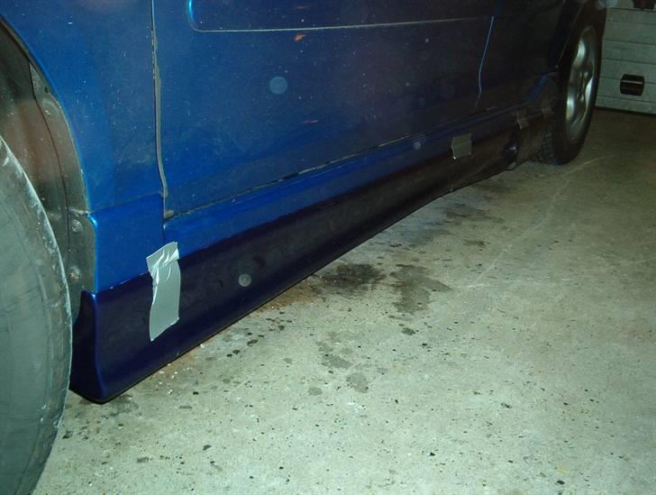 KIA Picanto sport!!! - Limit dem fast på de orginale sideskørter for at lave den endnu lavere billede 3