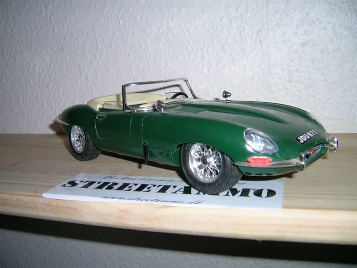 Min samling modelbiler:D - Jaguar E-type 1:18 Bburago min første modelbil billede 3