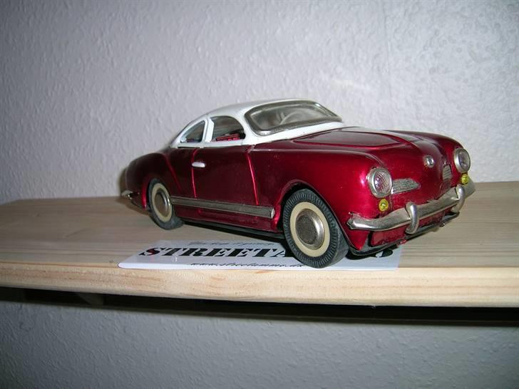 Min samling modelbiler:D - Vw Karman Ghia 1:18 billede 7