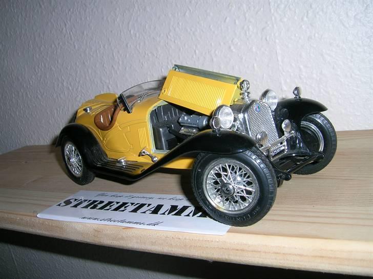 Min samling modelbiler:D - Alfa Romeo 2300 Spider 1:18 Bburago billede 10