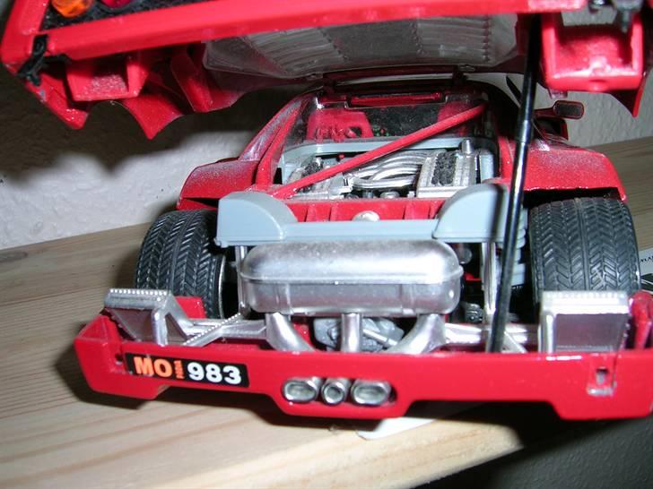 Min samling modelbiler:D - Ferrari F40 1:18 Bburago billede 15