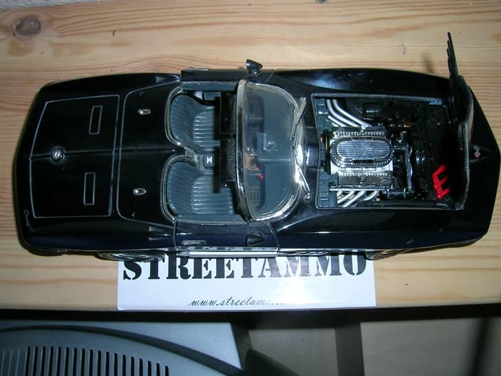 Min samling modelbiler:D - Chevrolet Corvette Cabriolet Mako Shark version 1:18 købt i Japan billede 37