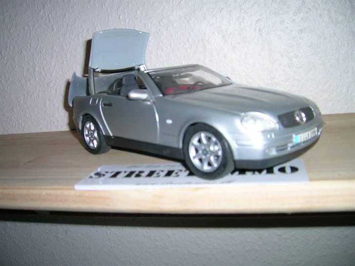 Min samling modelbiler:D - Mercedes 230 SLK 1:18 Maisto billede 44