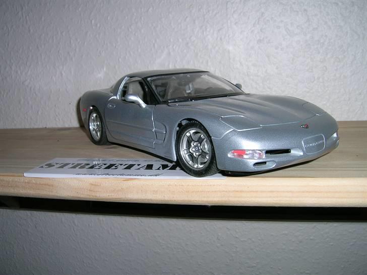 Min samling modelbiler:D - Chevrolet Corvette C5 1:18 Bburago billede 47
