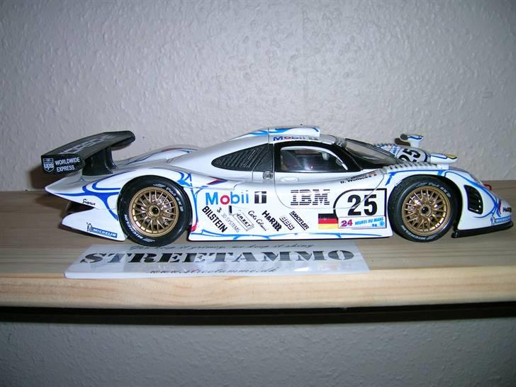 Min samling modelbiler:D - Porsche 911 GT1 Le mans 1:18 Maisto billede 60