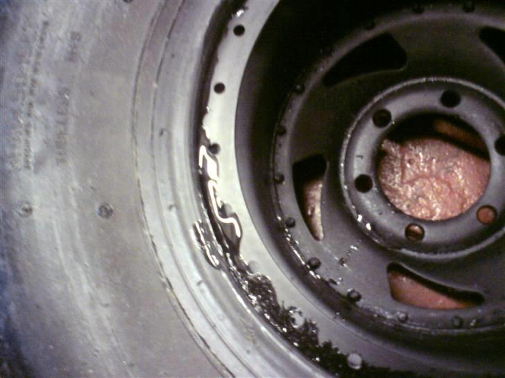 Bead lock fælge i produktion - Ja der er vist rigeligt på. og husk en ventil. jeg glemte det tre ud af de fire forsøg jeg havde billede 12