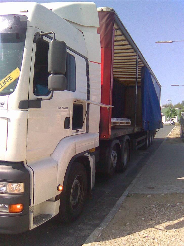 Den lastbil jeg køre i nu  - Hade en tur for rias med der tunge plast plader billede 12