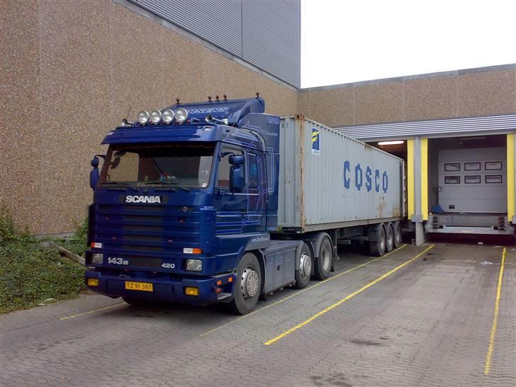 Min vogn ved H C Svendsen.  - Ude ved Grene i Skjern og læsse af.. billede 65