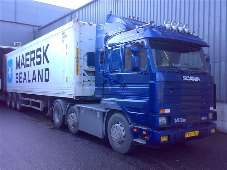 Min vogn ved H C Svendsen.  - Vognen når den er ved og være temlig beskidt. billede 66