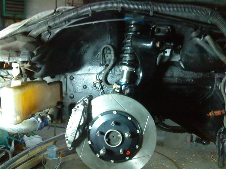 Renovering af 300ZX Twin Turbo "Tykke Bertha" - Så blev undervognen også samlet i førersiden. billede 96