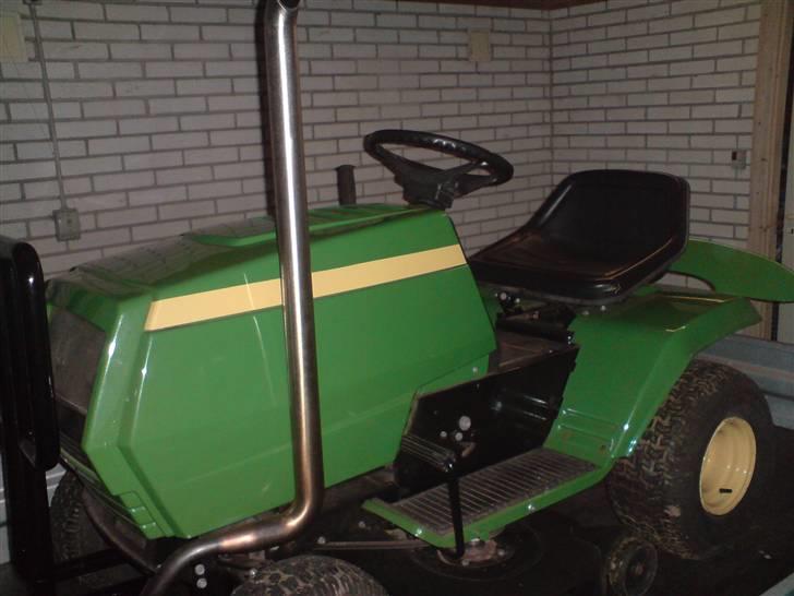 Billeder af lastbil - Franne's have traktor... Hører måske ikke med her, men det kom den alligevel... Malet i Johm Deer ... Med skorten og hæk spoile... Det dur billede 13