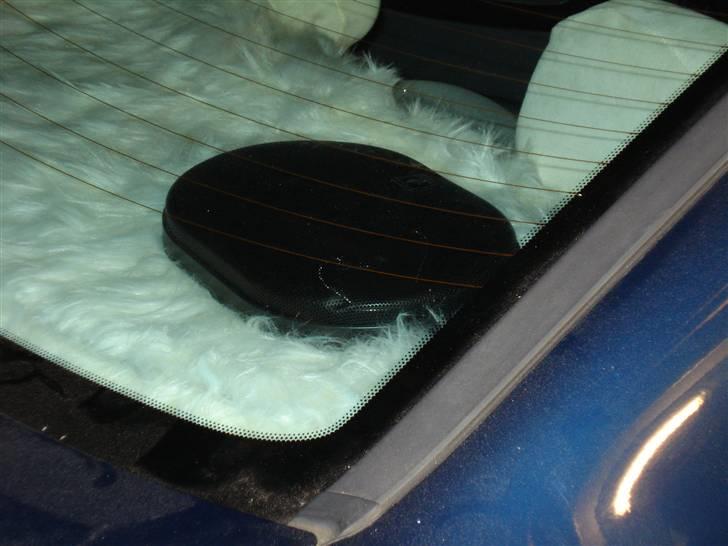 Hattehylde med 6x9" højtalere og hvid plys billede 23