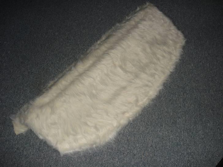 Hattehylde med 6x9" højtalere og hvid plys billede 19