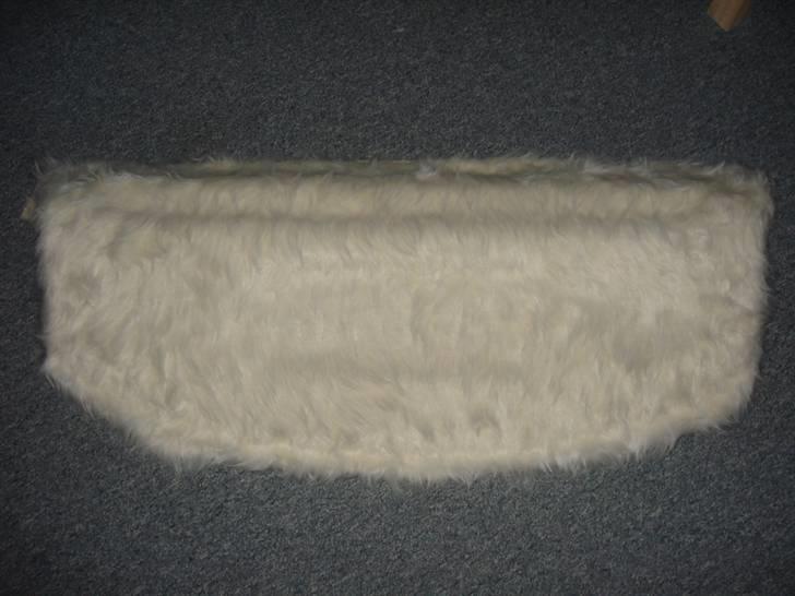 Hattehylde med 6x9" højtalere og hvid plys billede 18