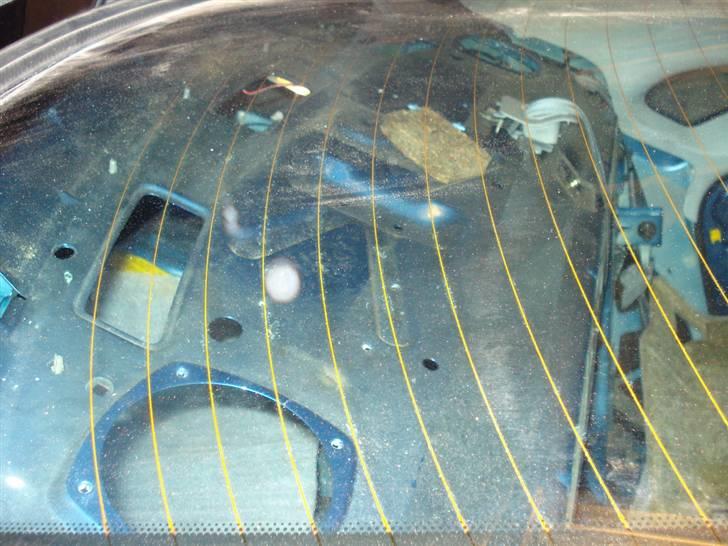 Hattehylde med 6x9" højtalere og hvid plys billede 3