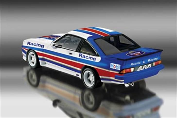 MODEL BILER i størrelse 1:43-1:24 og 1:18  - Revel diecast

Opel Manta 400 Rothmann

Str : 1:18

Disse billeder er nogle jeg har "lånt" da mit eget kamera ikke virker, men bilerne har jeg...
 billede 154
