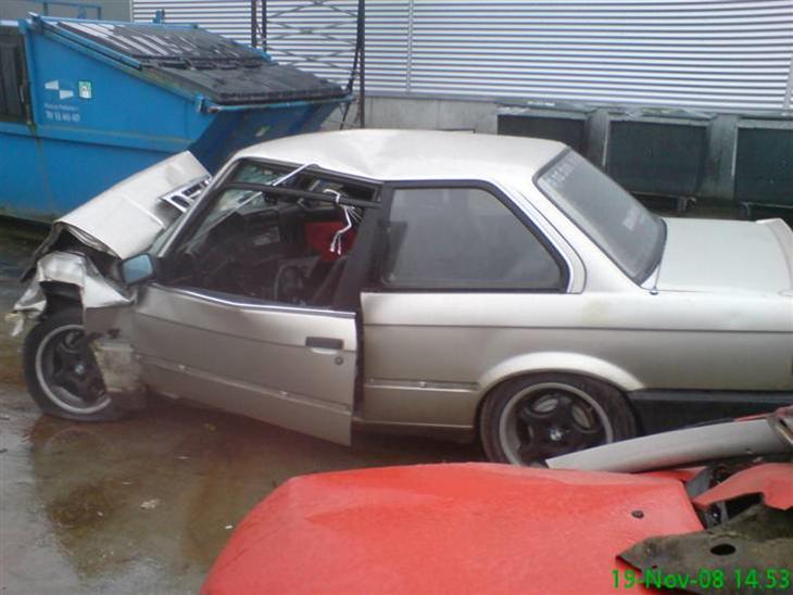 {{currentPhoto.altText}} billede {{currentPhoto.number}}